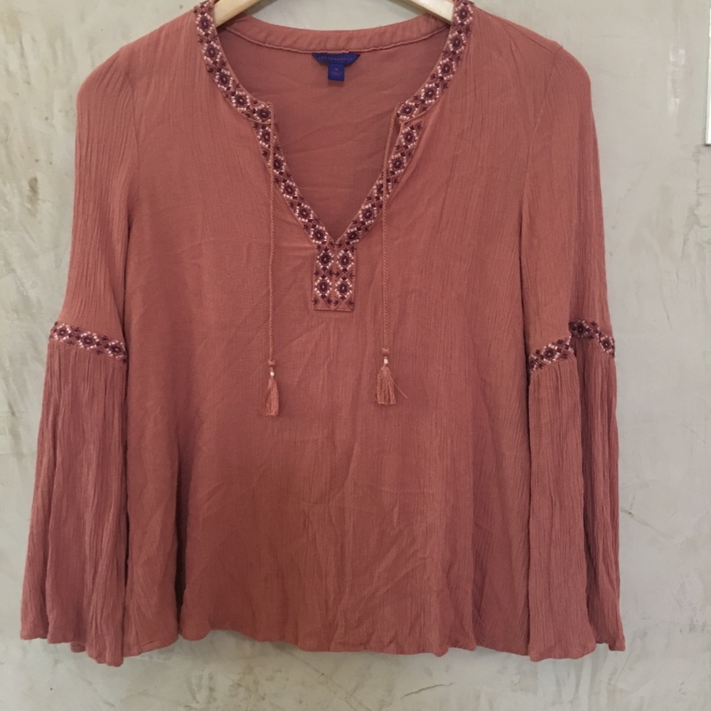 Adorable Aeropostale Peasant Blouse